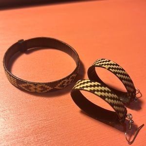 Handmade set of earrings & bracelet from South America